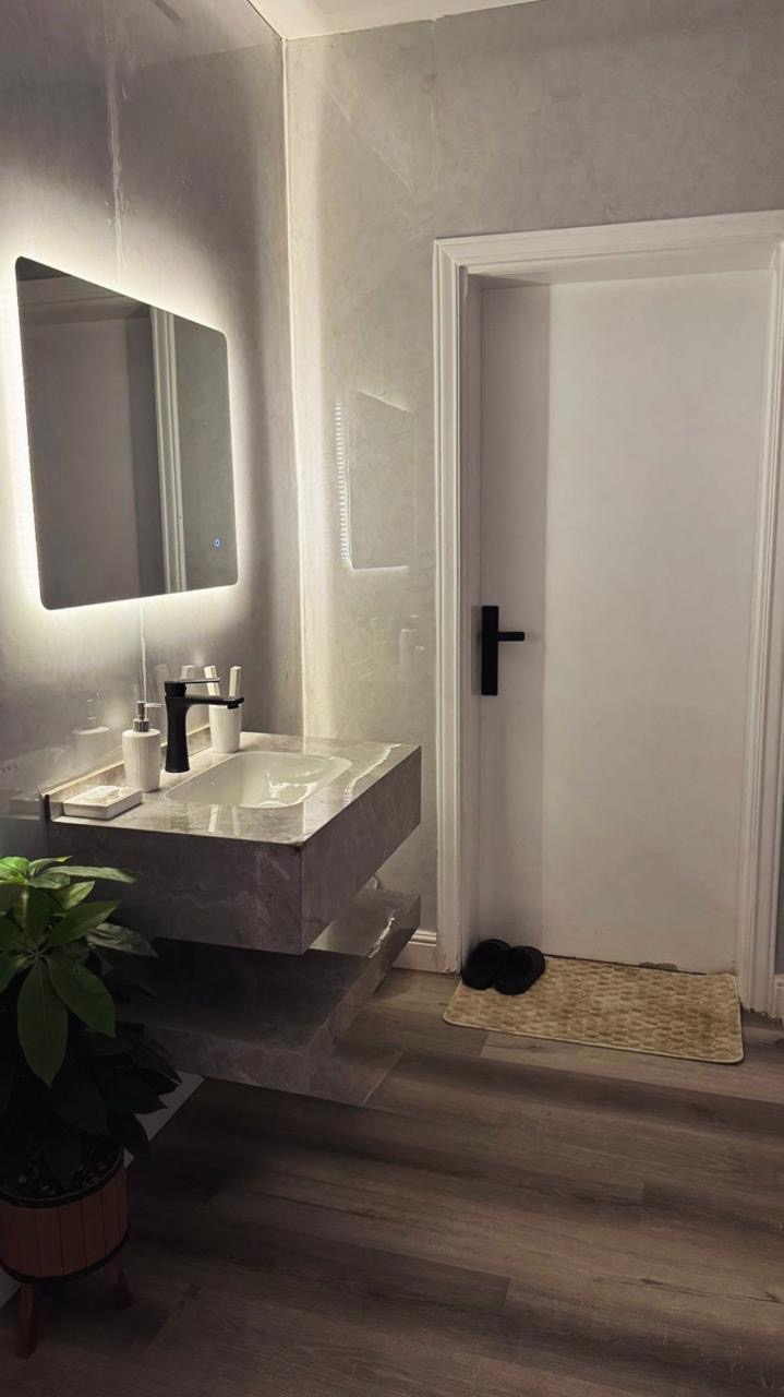 شقه فندقيه جديده غرفتين وصاله ايجار يومي