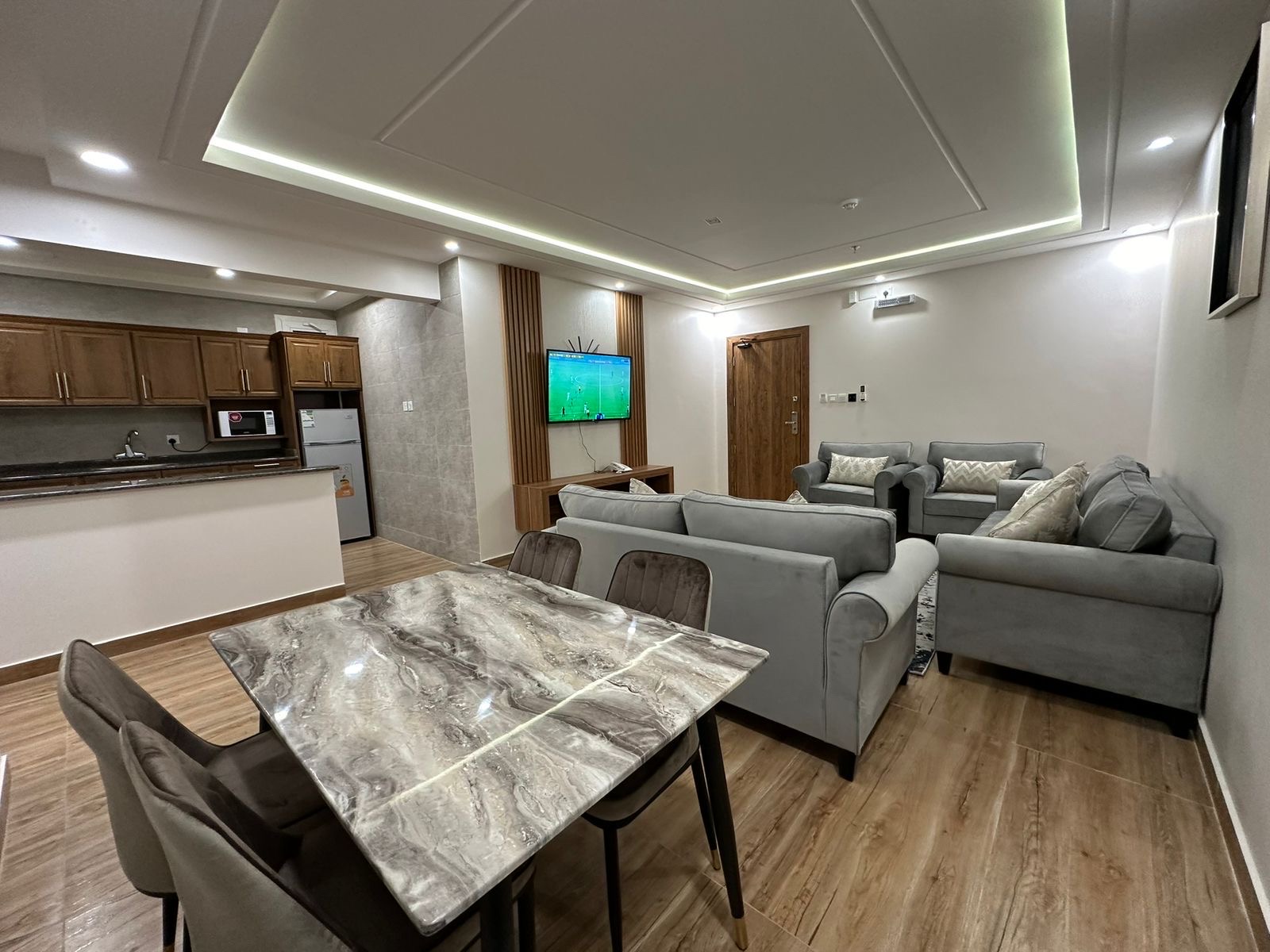 غرفتين وصاله مون تري