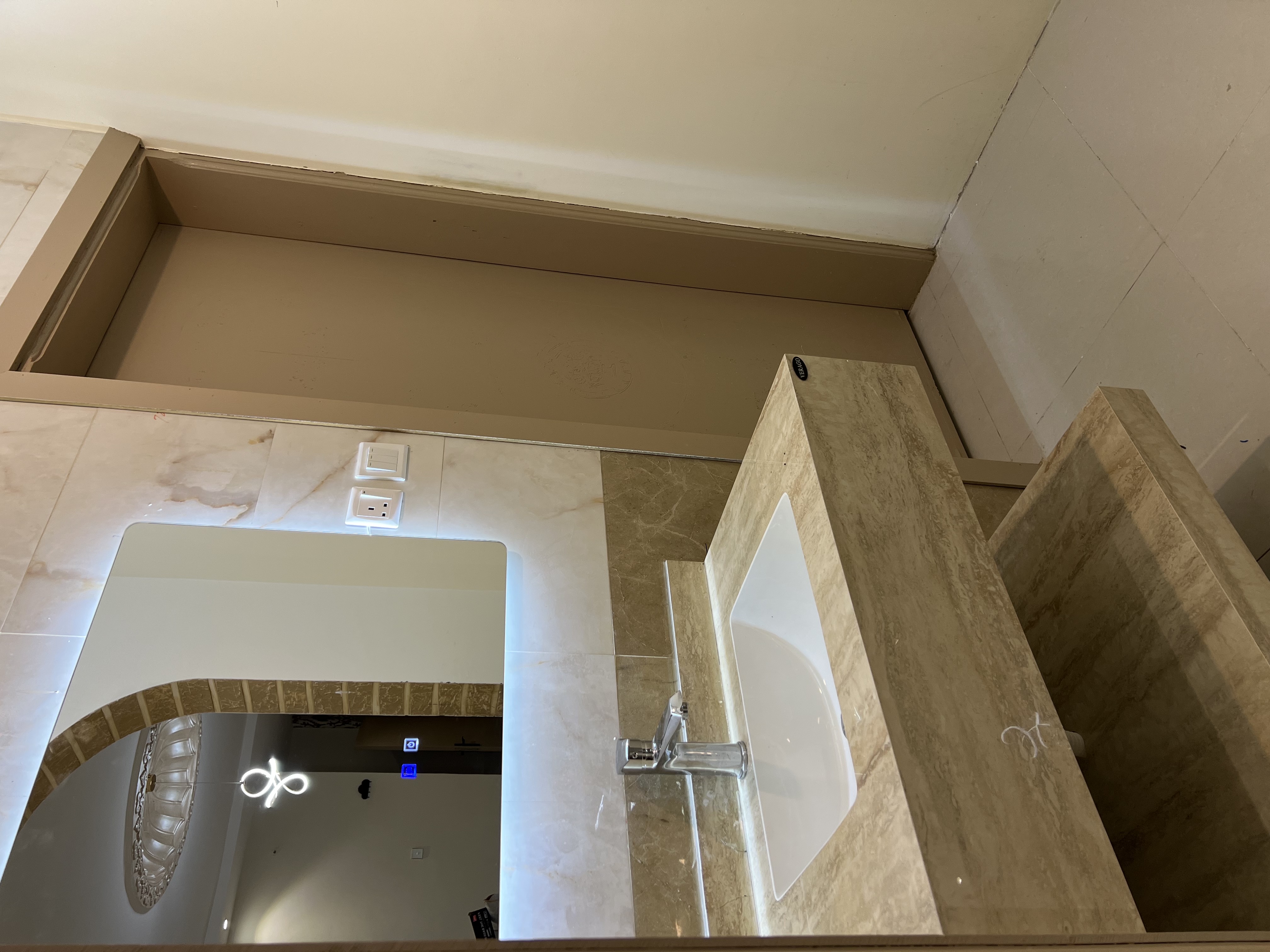 شقه بغرفه نوم ماستر وغرفه نوم اخرى٣