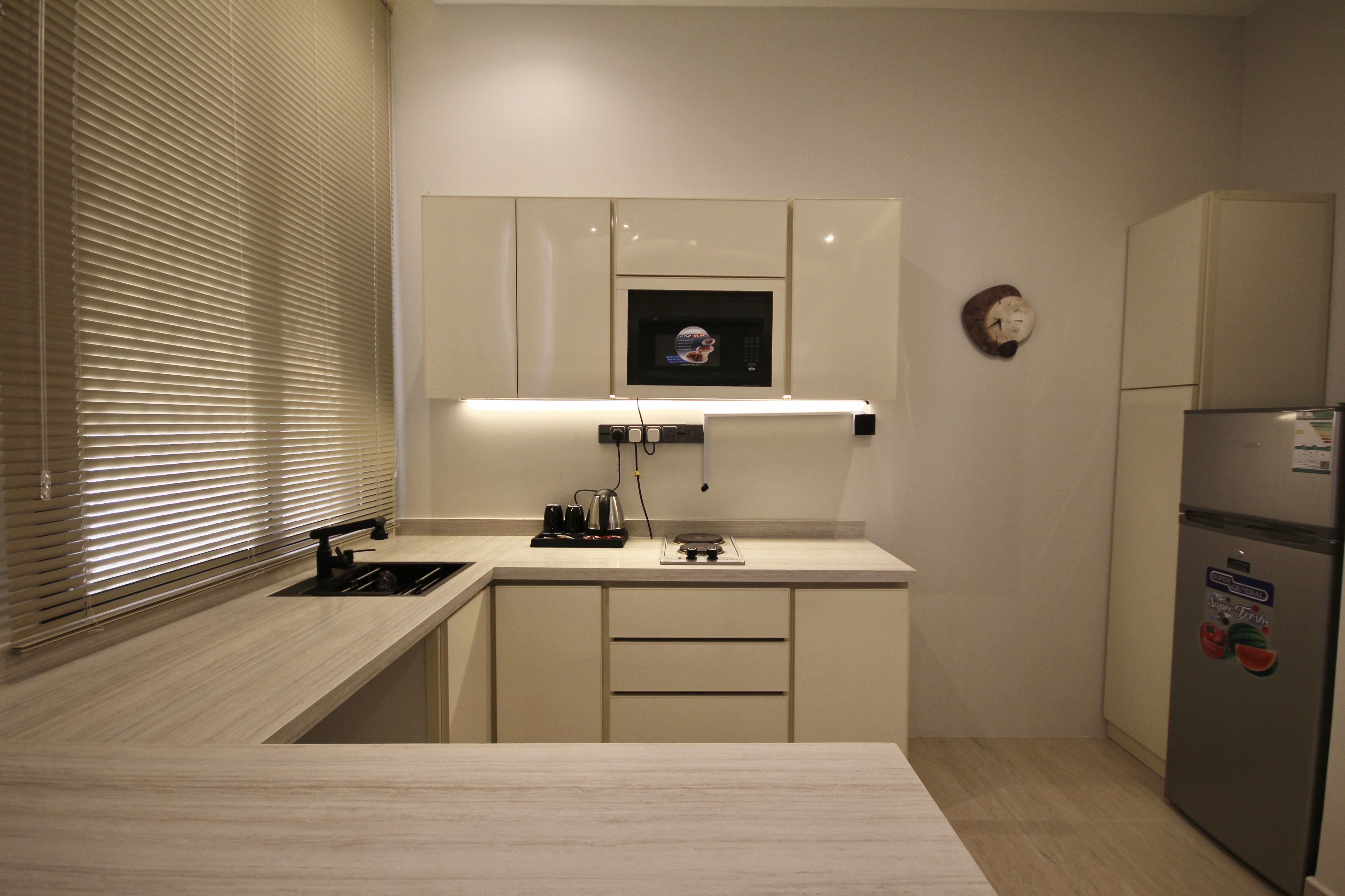 Stylish 1BR with Private Entrance Fiber WiFi