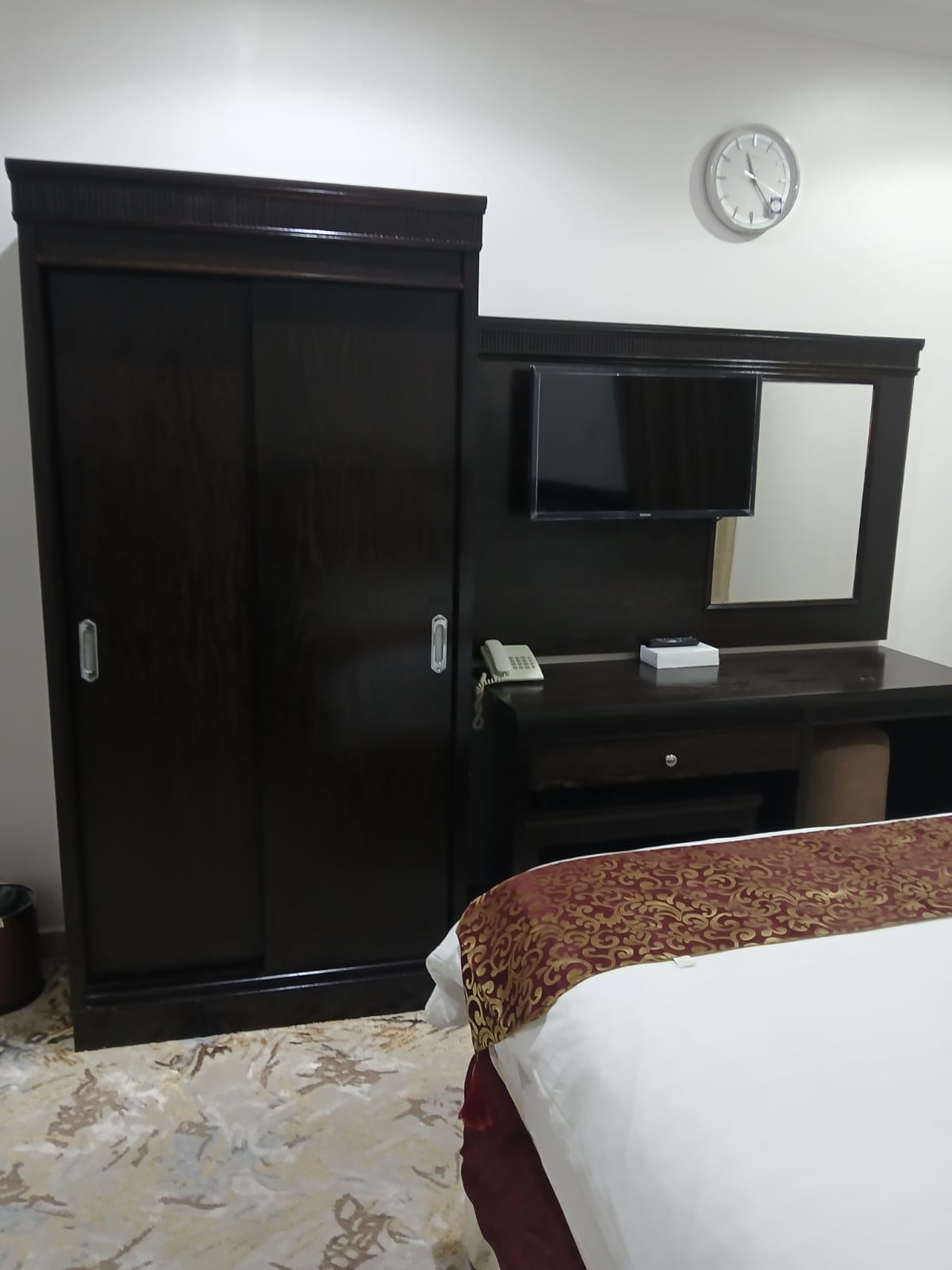 فندق ميدان النزهه الفندقيه - غرفه كينج - غرفه ثلاثى - غرفه رباعى