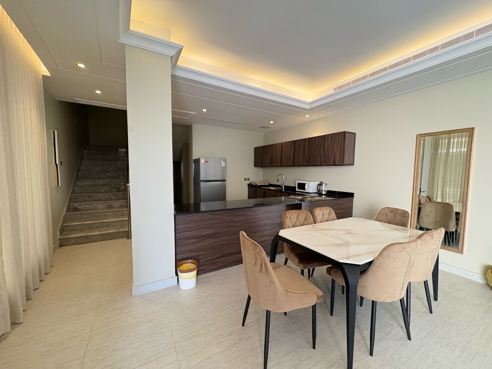 فيلا لونا بيتش على شاطئ البرادايس