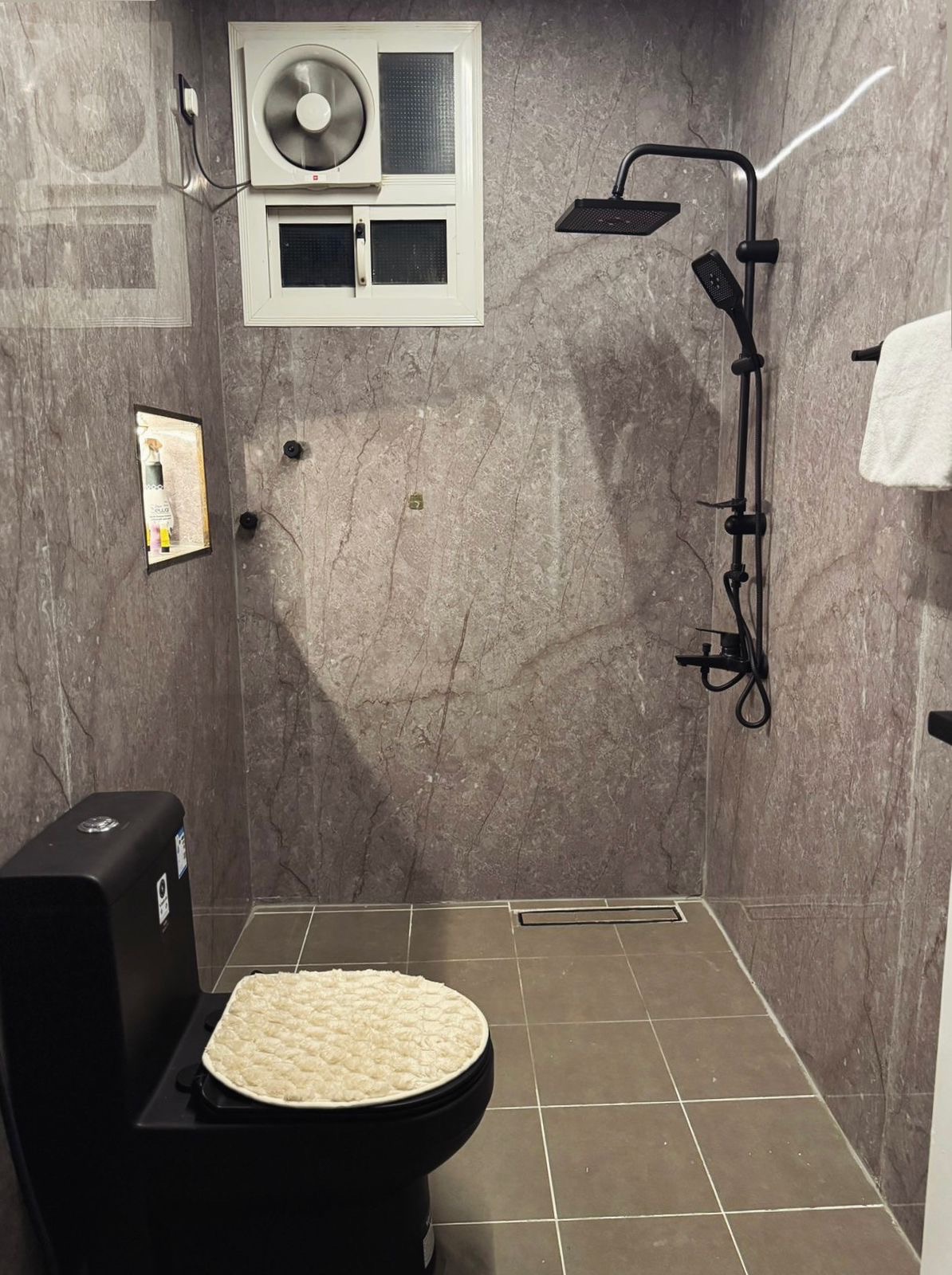 شقه فندقيه جديده غرفتين وصاله ايجار يومي