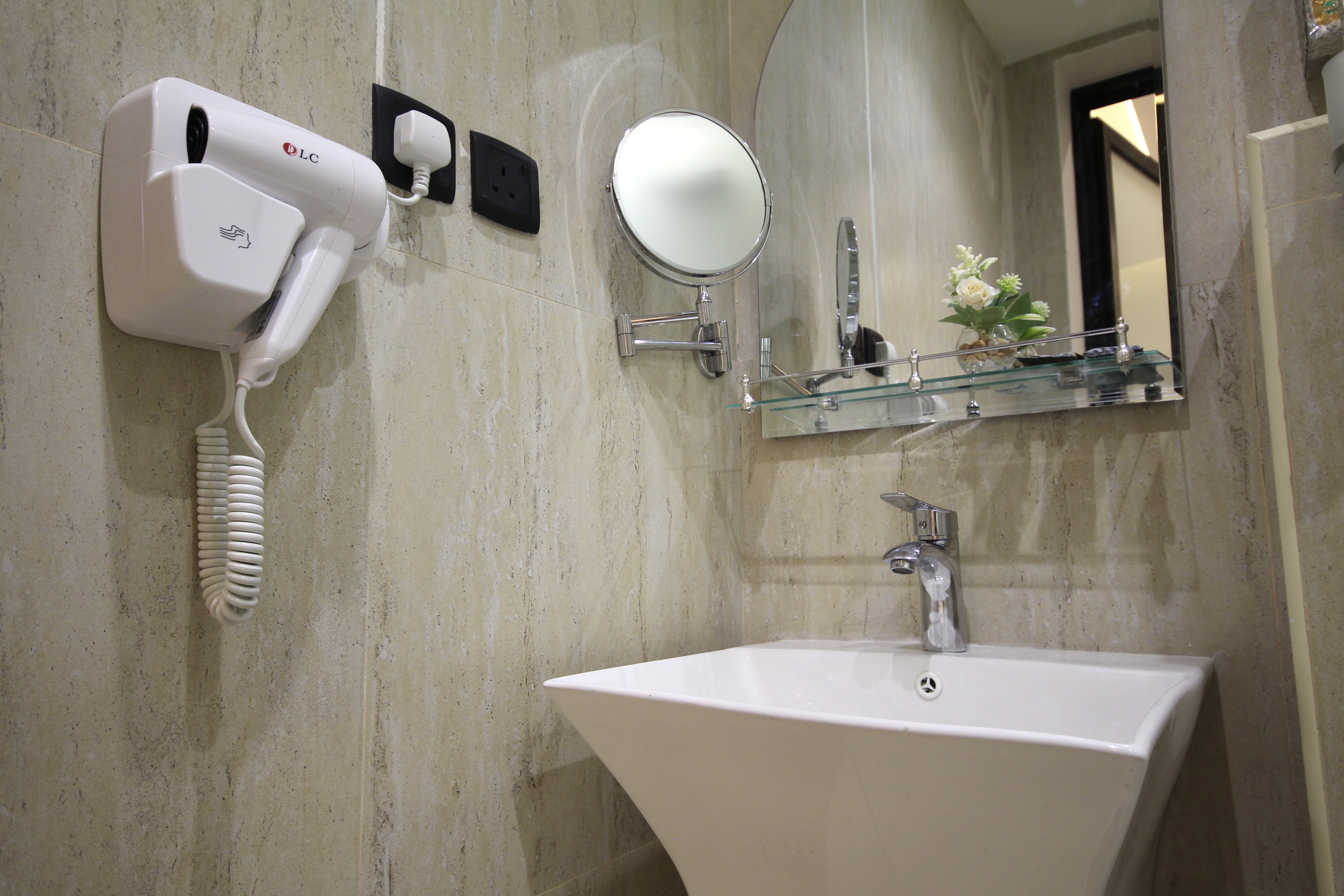 Stylish 1BR with Private Entrance Fiber WiFi