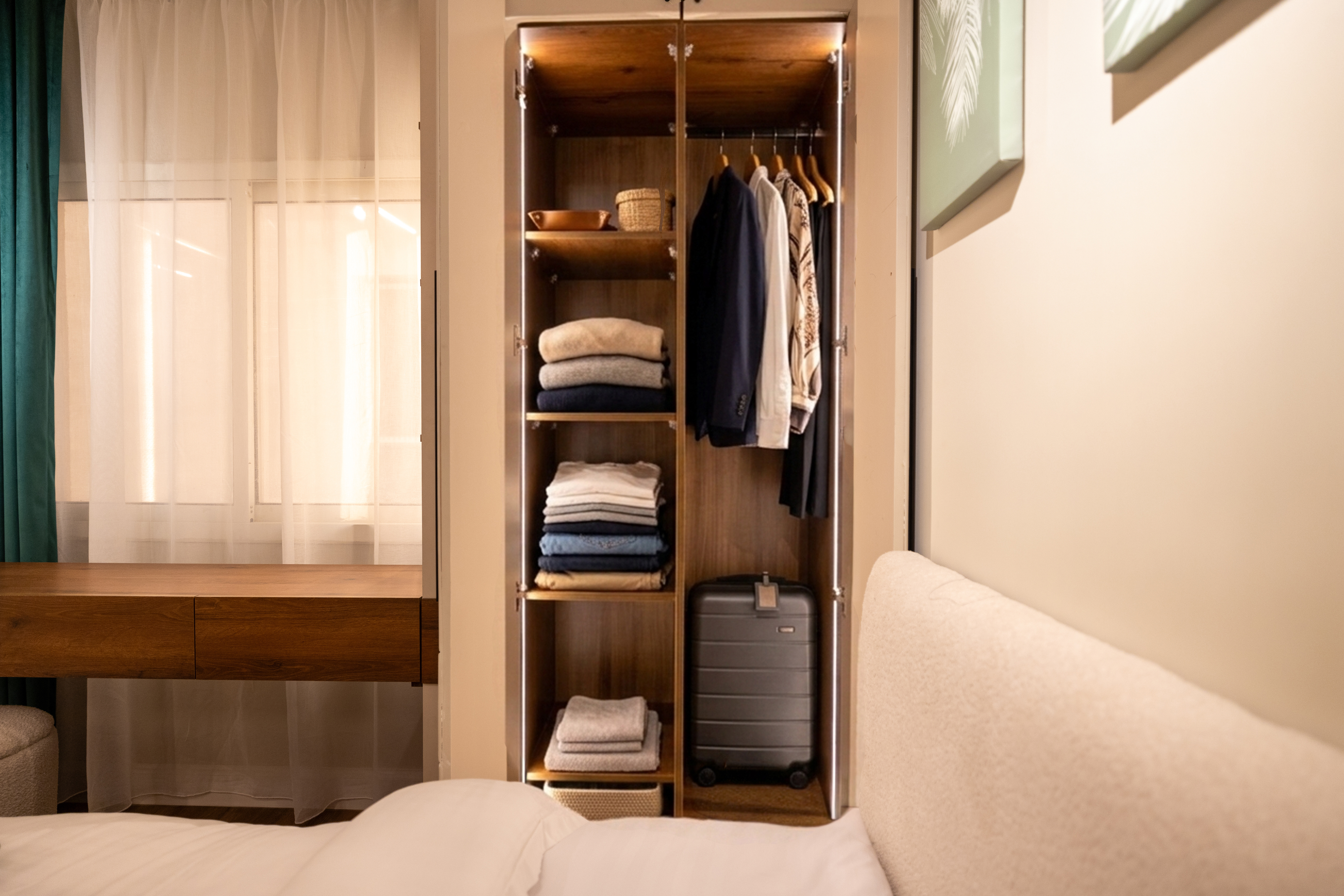 استوديو الملقا | شاشه 65 | تنظيف يومي | دخول ذاتي