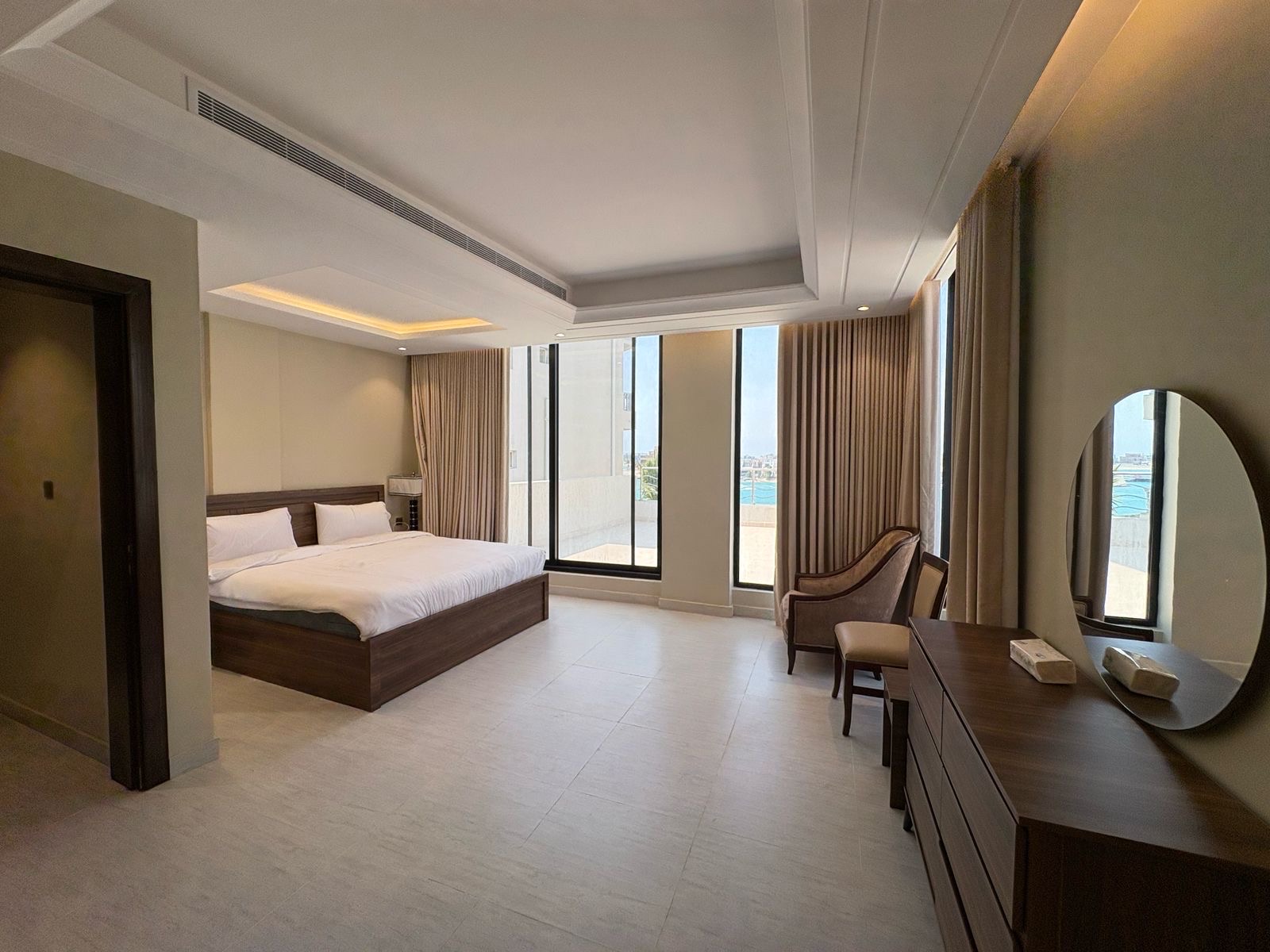 فيلا لونا بيتش على شاطئ البرادايس